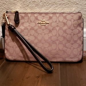 COACH SIGNATURE SMALL WRISTLET